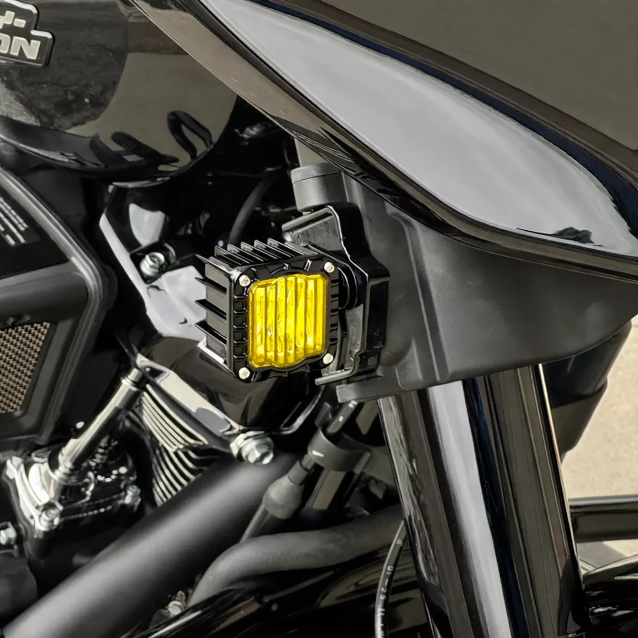 Custom Dynamics Shark Demon Turn Signal - LED - Amber/White - SD-SG-FT-AW
