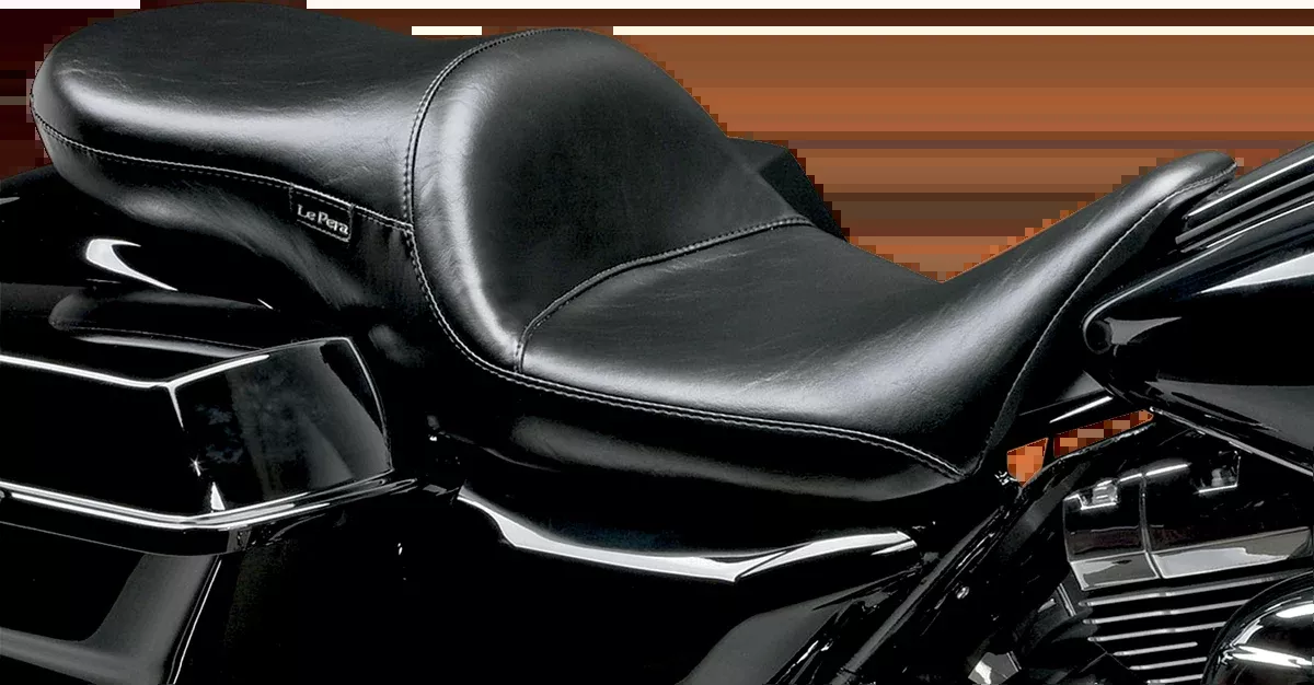 LE PERA Maverick Seat - without Backrest - Smooth - Black - FL '08-'25 - LK-957S