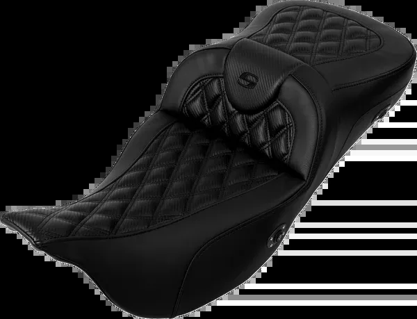 Saddlemen Roadsofa™ Extended Reach Seat – Without Backrest – Lattice Stitch – Carbon Fiber – FL ’08-’24